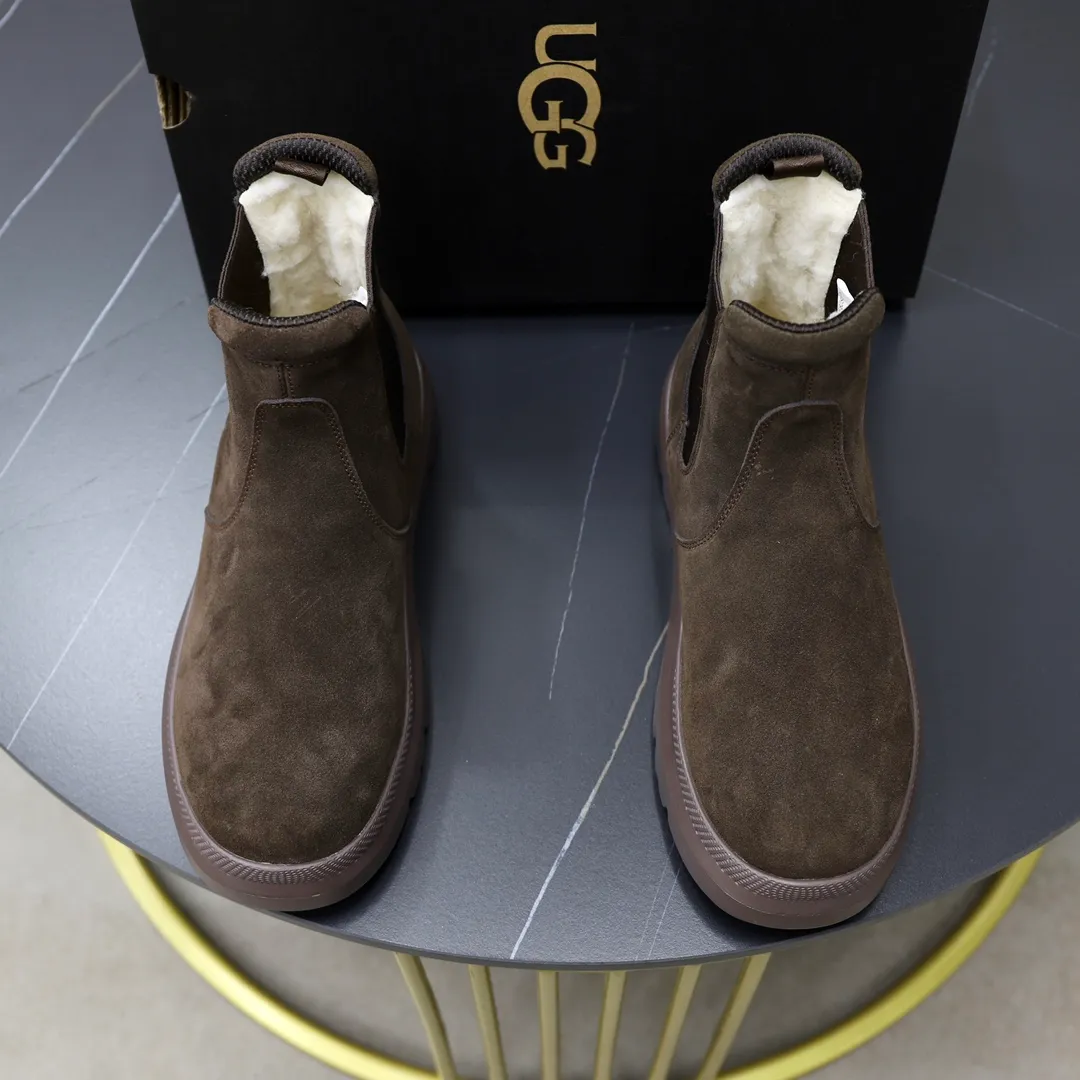 Ex-factory price: 540💰Thick wool imported from Australia Brand: UGG genuine purchase Size: 39-44 (45 customized) Grade: Official website 1:1 Material: First layer of genuine leather waterproof and antifreeze upper Real wool lining Original non-slip and wear-resistant outsole Style category: Men's casual shoes Trendy style Comfortable on the feet Color: Official website color synchronization